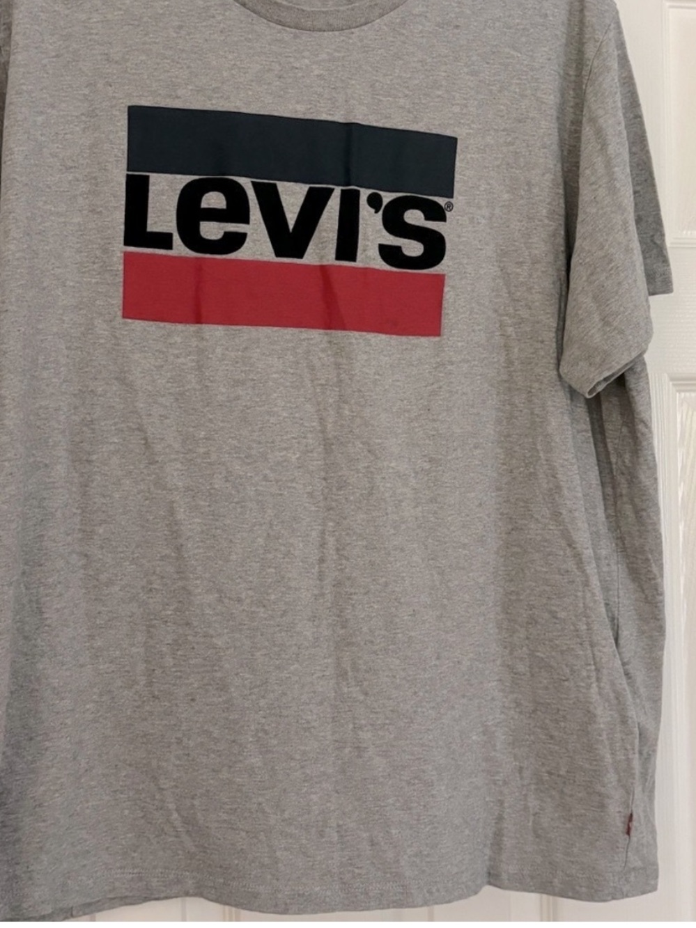 Levi's Men's Grey Tee with Black and Red Logo     Size XXL